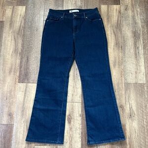 Women's Levi’s Perfectly Slimming Blue Jeans.  Sz 12 or 31 x 29